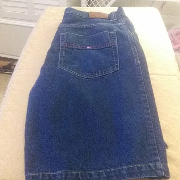 Tommy Hilfiger mens shorts - Picture 2 of 9